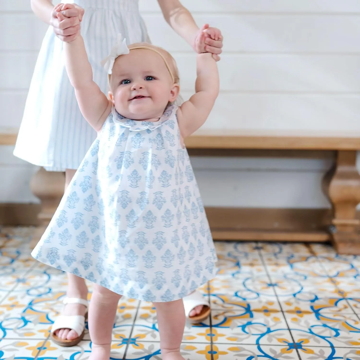 Hope & Henry Layette Baby Girl Woven Swing Top and Ruffle Bloomer 2-Piece Set