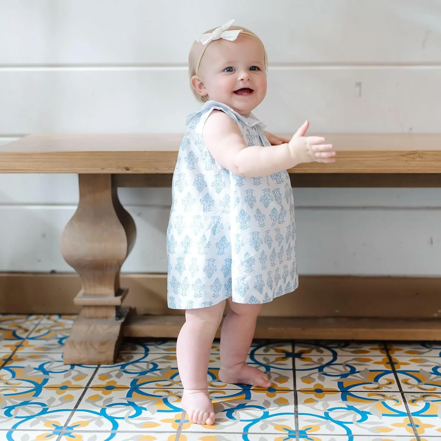 Hope & Henry Layette Baby Girl Woven Swing Top and Ruffle Bloomer 2-Piece Set